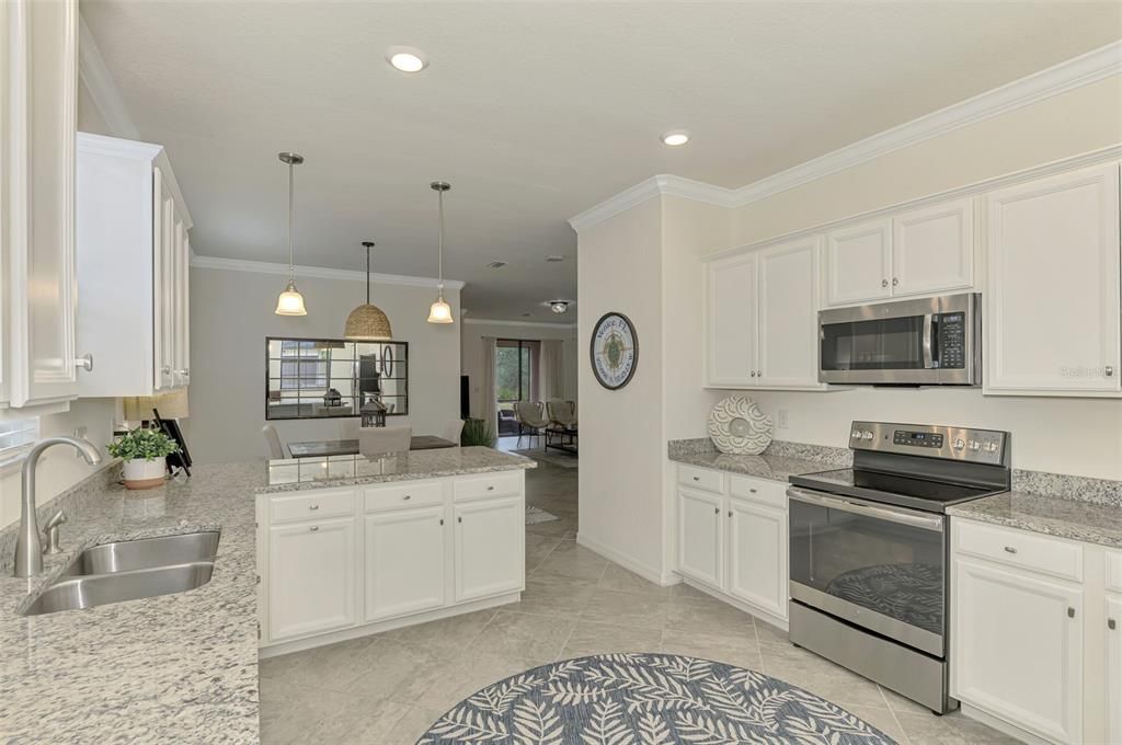 For Sale: $399,000 (3 beds, 2 baths, 1681 Square Feet)