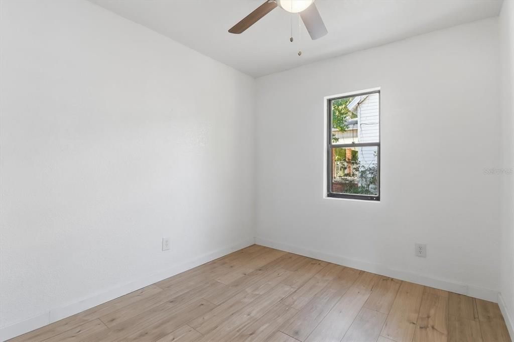 待售: $225,000 (3 贝兹, 2 浴室, 1560 平方英尺)