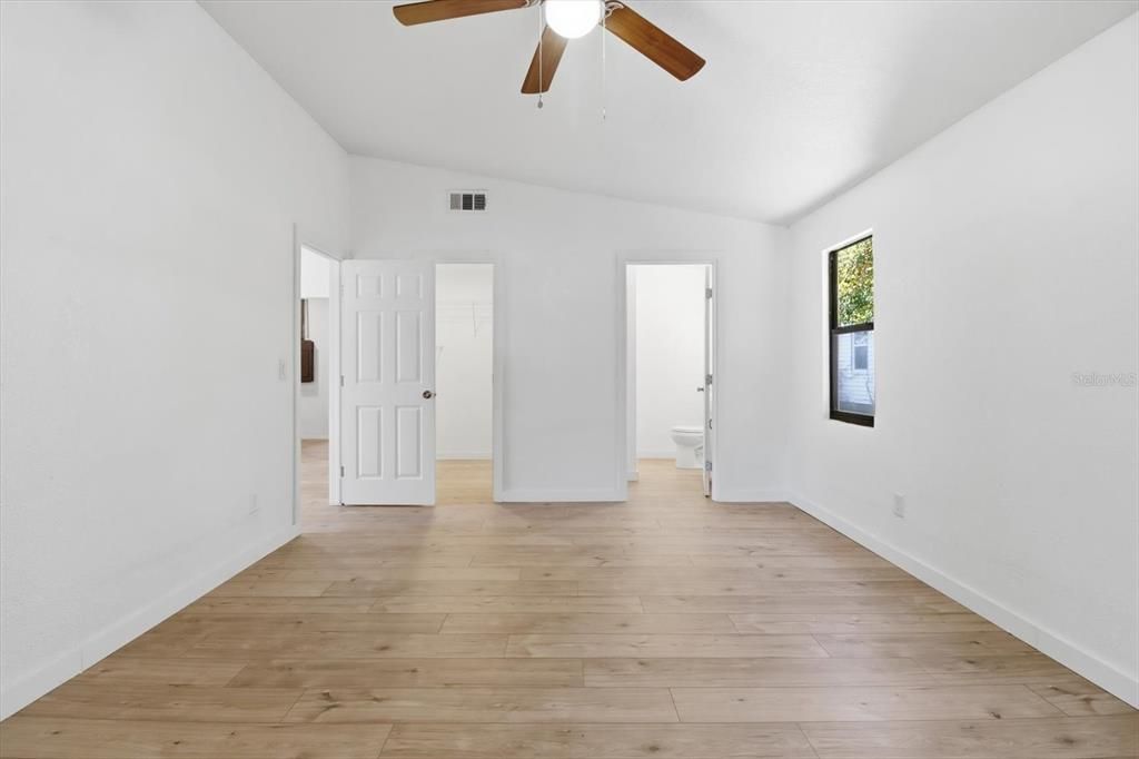 待售: $225,000 (3 贝兹, 2 浴室, 1560 平方英尺)