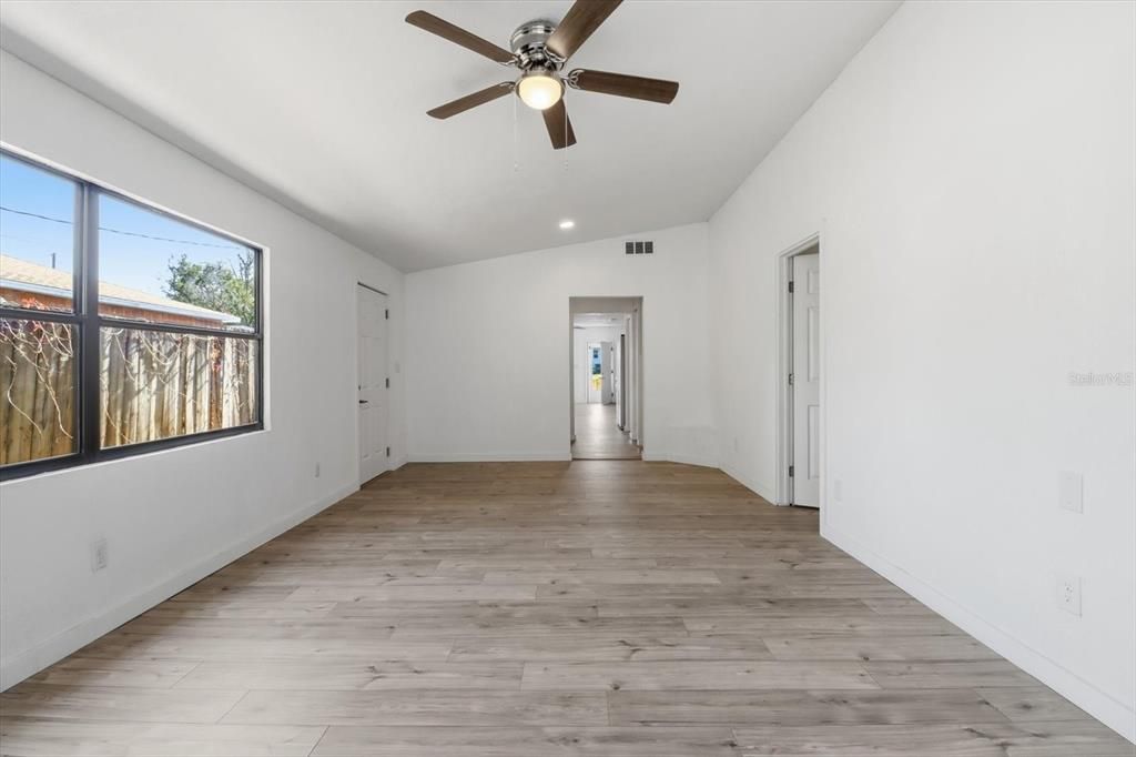 待售: $225,000 (3 贝兹, 2 浴室, 1560 平方英尺)