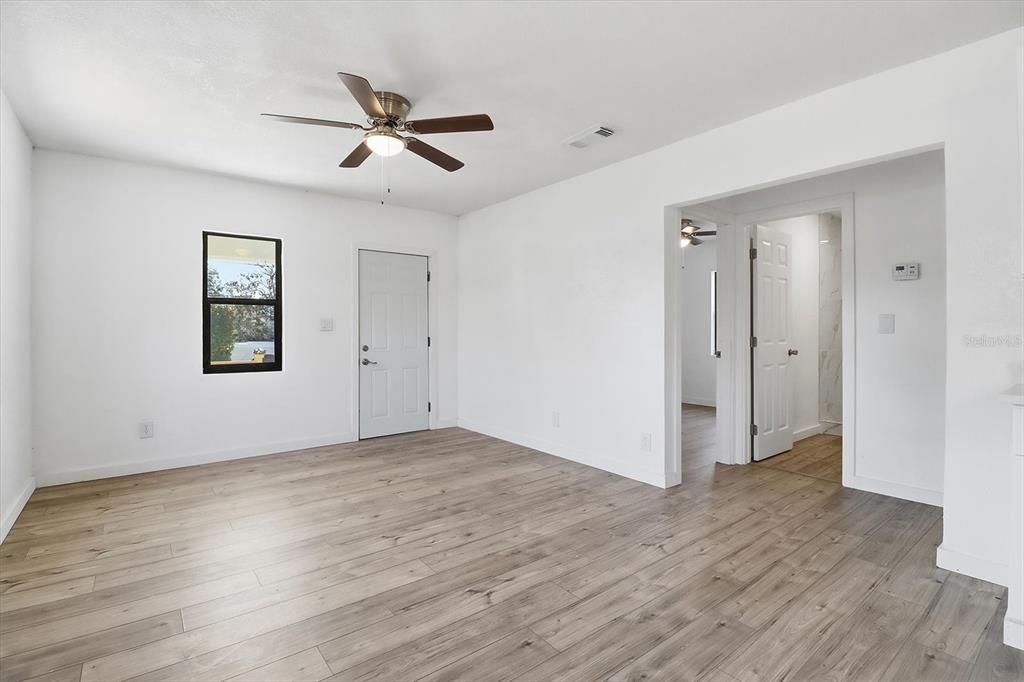 待售: $225,000 (3 贝兹, 2 浴室, 1560 平方英尺)