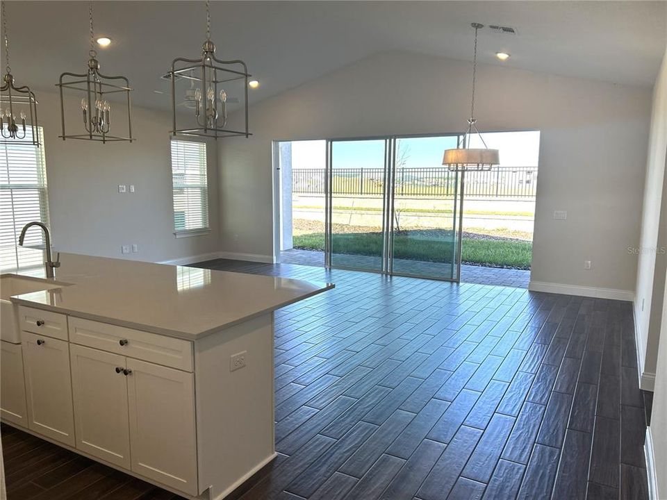 For Rent: $4,400 (5 beds, 4 baths, 3243 Square Feet)