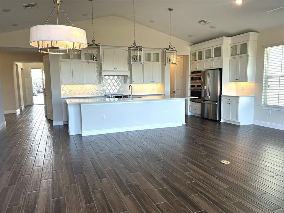 For Rent: $4,400 (5 beds, 4 baths, 3243 Square Feet)