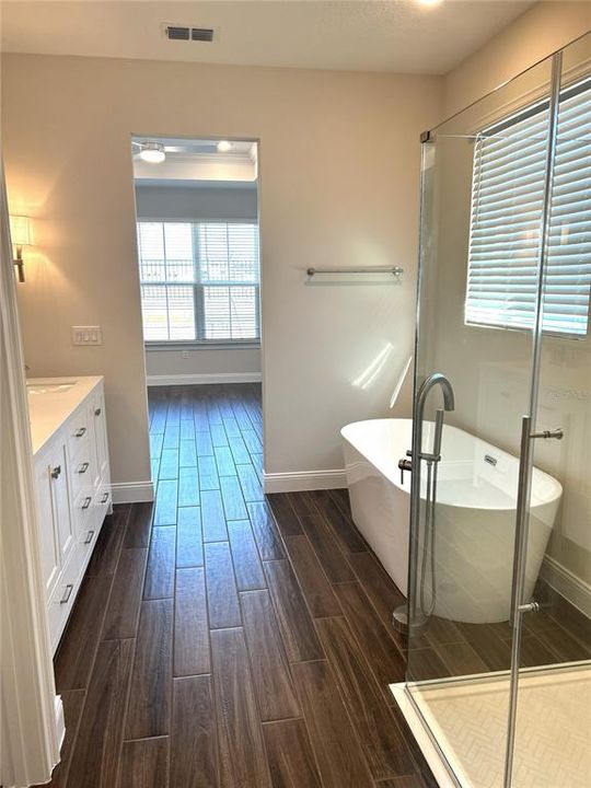 For Rent: $4,400 (5 beds, 4 baths, 3243 Square Feet)