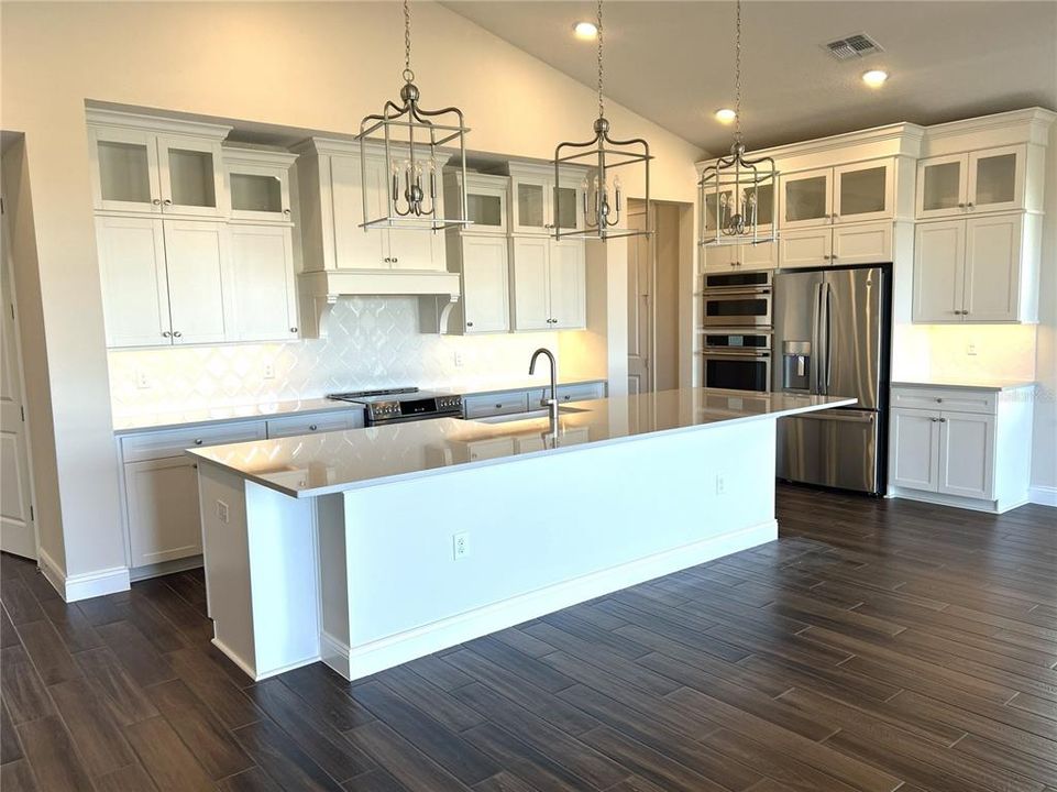 For Rent: $4,400 (5 beds, 4 baths, 3243 Square Feet)