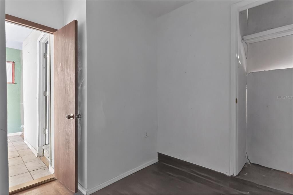 For Sale: $199,900 (4 beds, 2 baths, 2094 Square Feet)