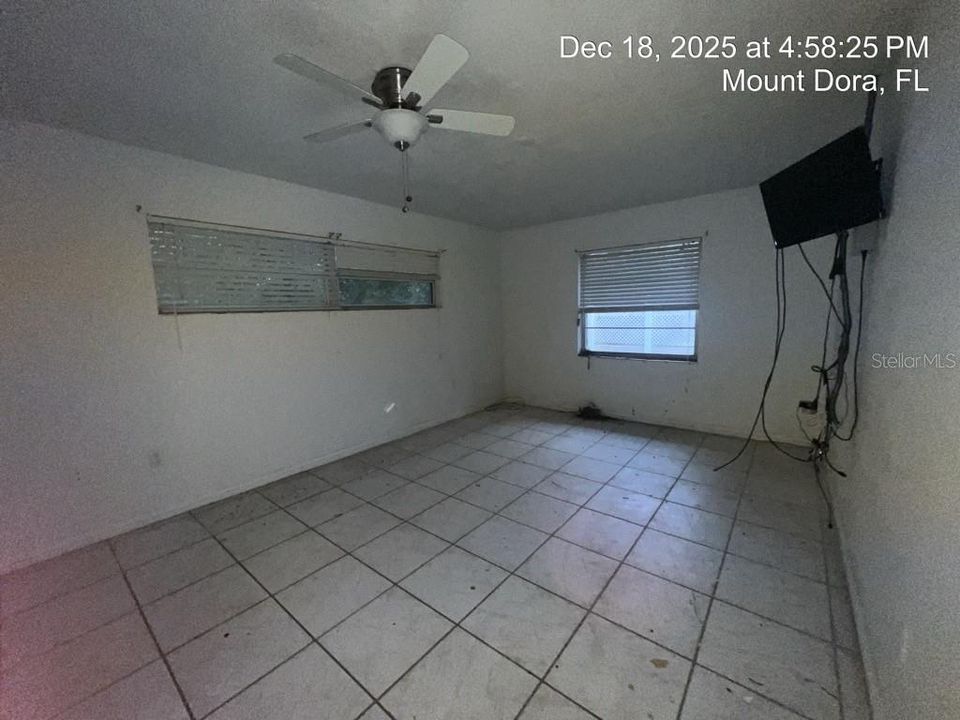 For Sale: $199,900 (4 beds, 2 baths, 2094 Square Feet)