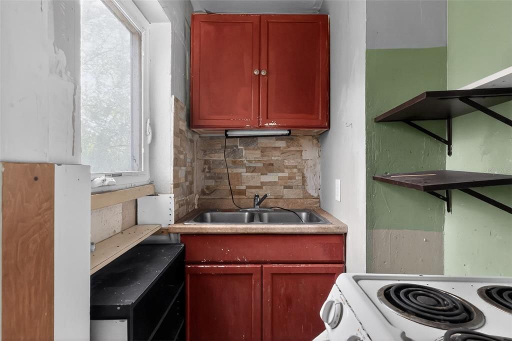 For Sale: $199,900 (4 beds, 2 baths, 2094 Square Feet)