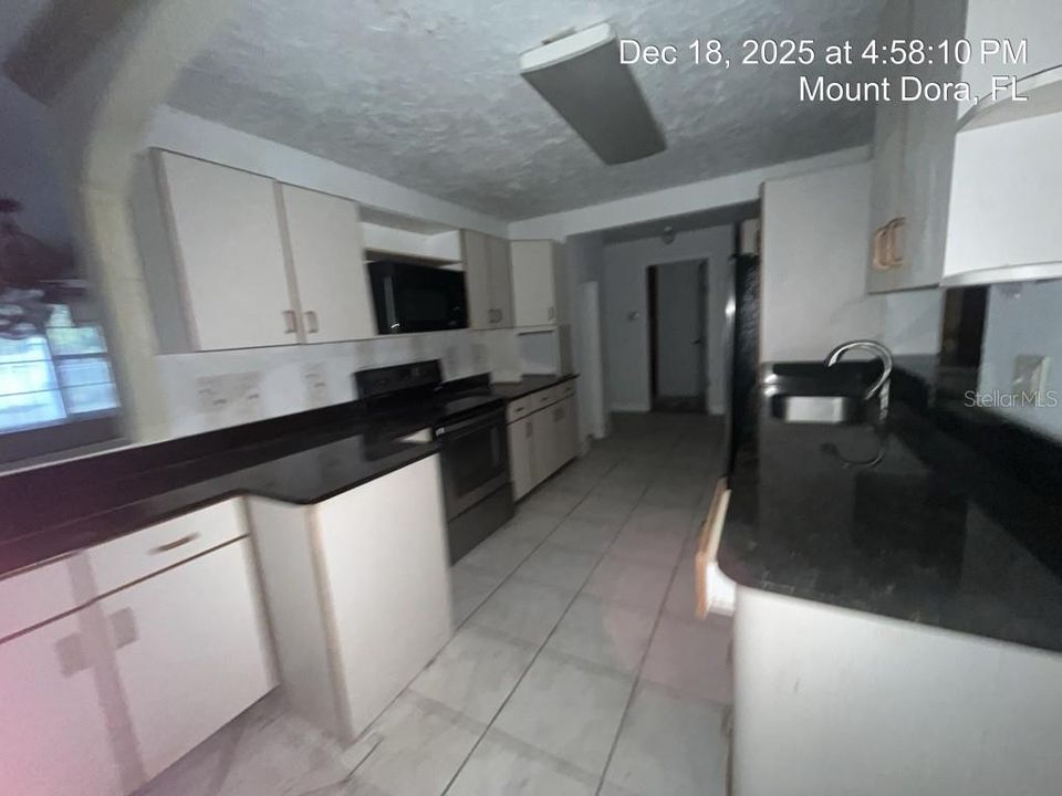 For Sale: $199,900 (4 beds, 2 baths, 2094 Square Feet)