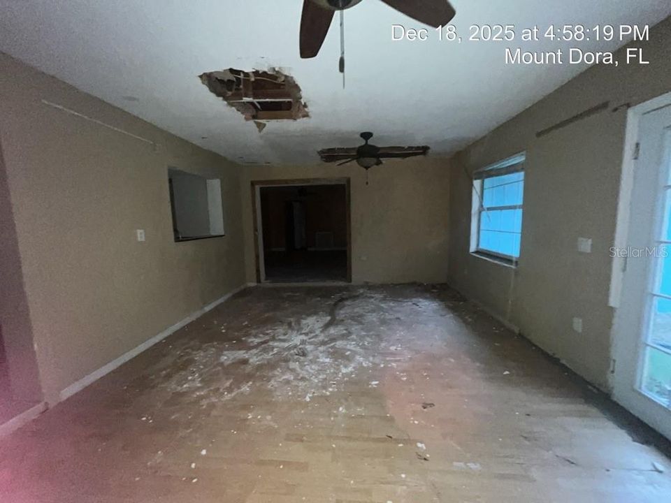 For Sale: $199,900 (4 beds, 2 baths, 2094 Square Feet)