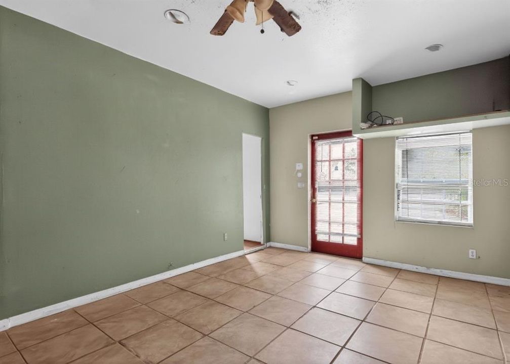 For Sale: $199,900 (4 beds, 2 baths, 2094 Square Feet)