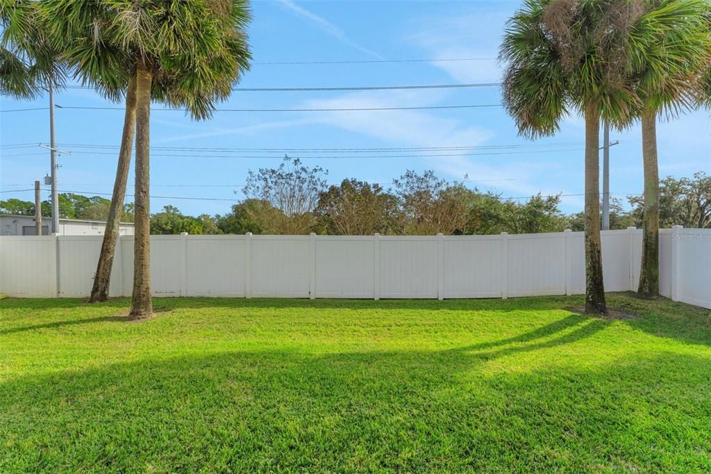 На продажу: $299,900 (4 спален, 2 ванн, 1814 Квадратных фут)