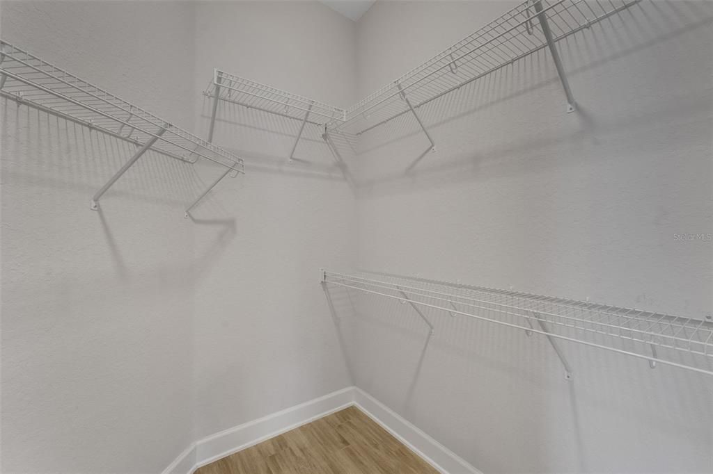 На продажу: $299,900 (4 спален, 2 ванн, 1814 Квадратных фут)