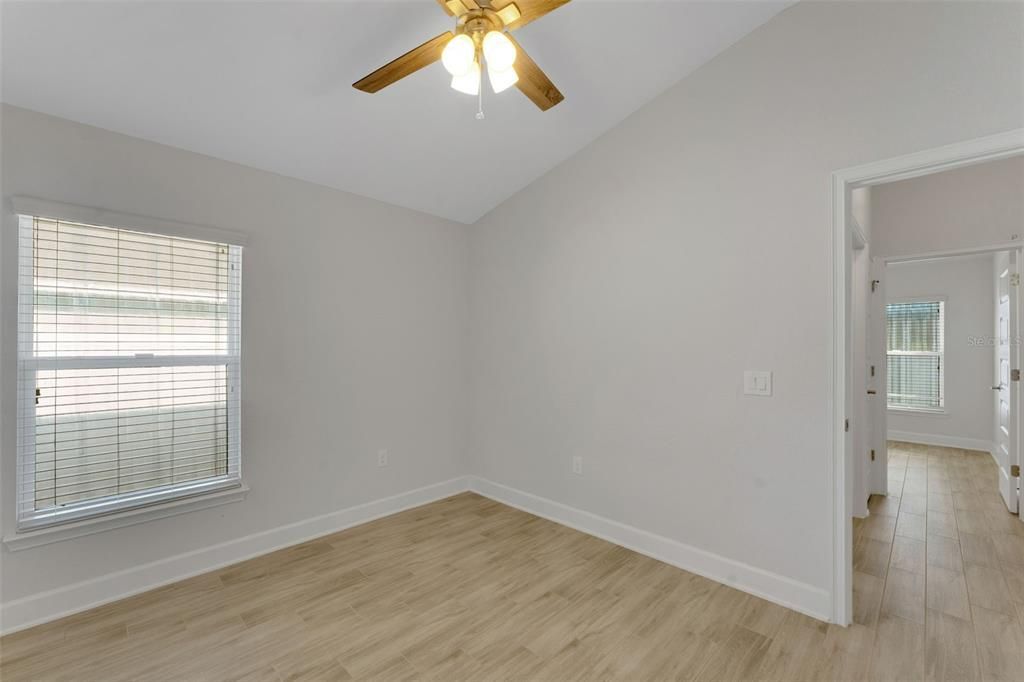 На продажу: $299,900 (4 спален, 2 ванн, 1814 Квадратных фут)