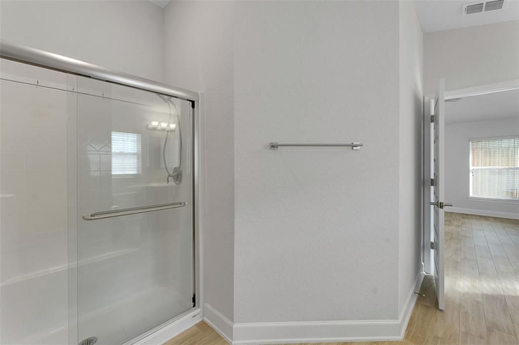 На продажу: $299,900 (4 спален, 2 ванн, 1814 Квадратных фут)