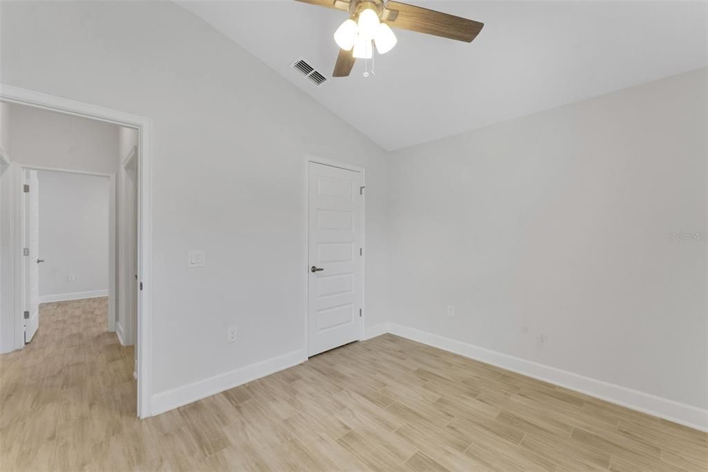 На продажу: $299,900 (4 спален, 2 ванн, 1814 Квадратных фут)