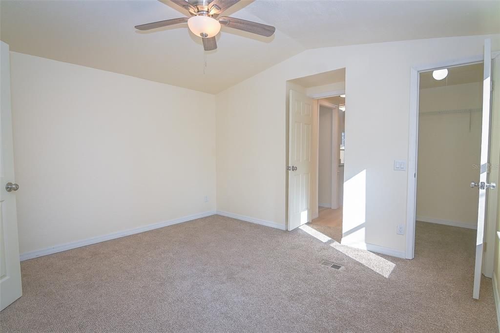 En Renta: $1,800 (3 camas, 2 baños, 1500 Pies cuadrados)