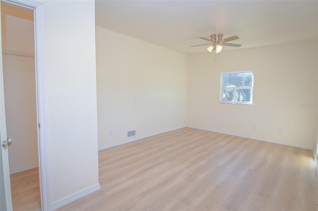 En Renta: $1,800 (3 camas, 2 baños, 1500 Pies cuadrados)