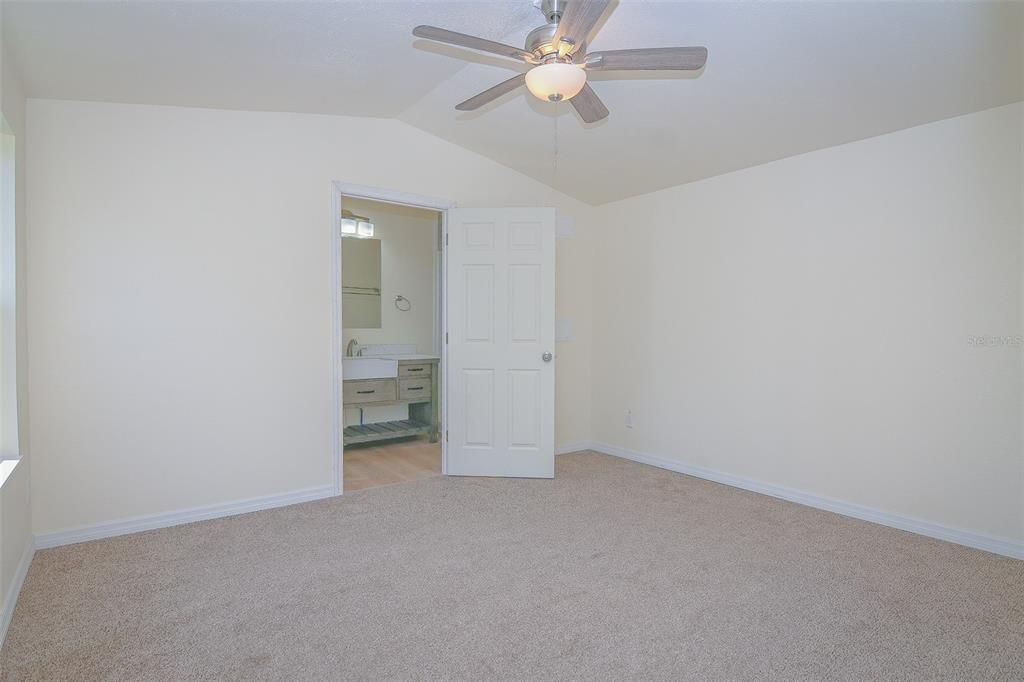 En Renta: $1,800 (3 camas, 2 baños, 1500 Pies cuadrados)