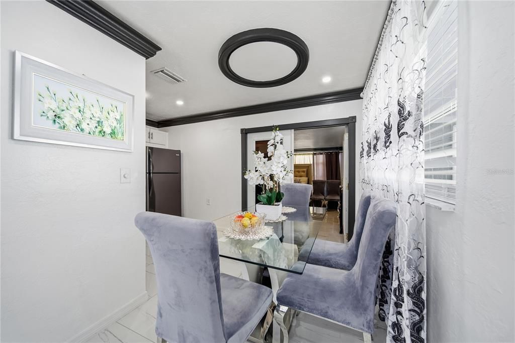 待售: $285,000 (3 贝兹, 1 浴室, 962 平方英尺)