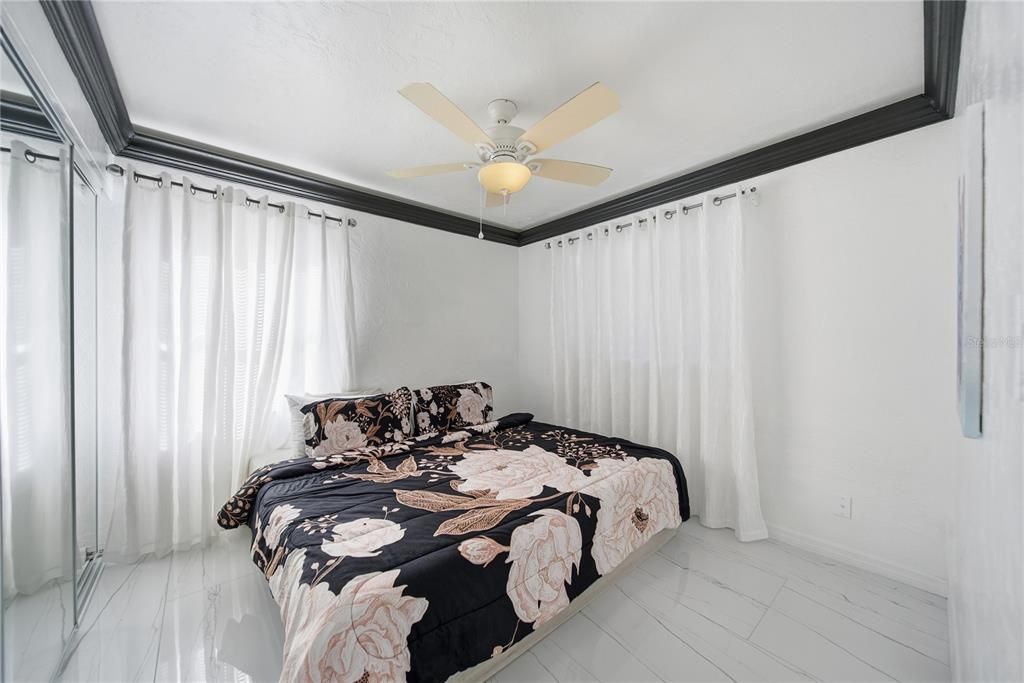 待售: $285,000 (3 贝兹, 1 浴室, 962 平方英尺)