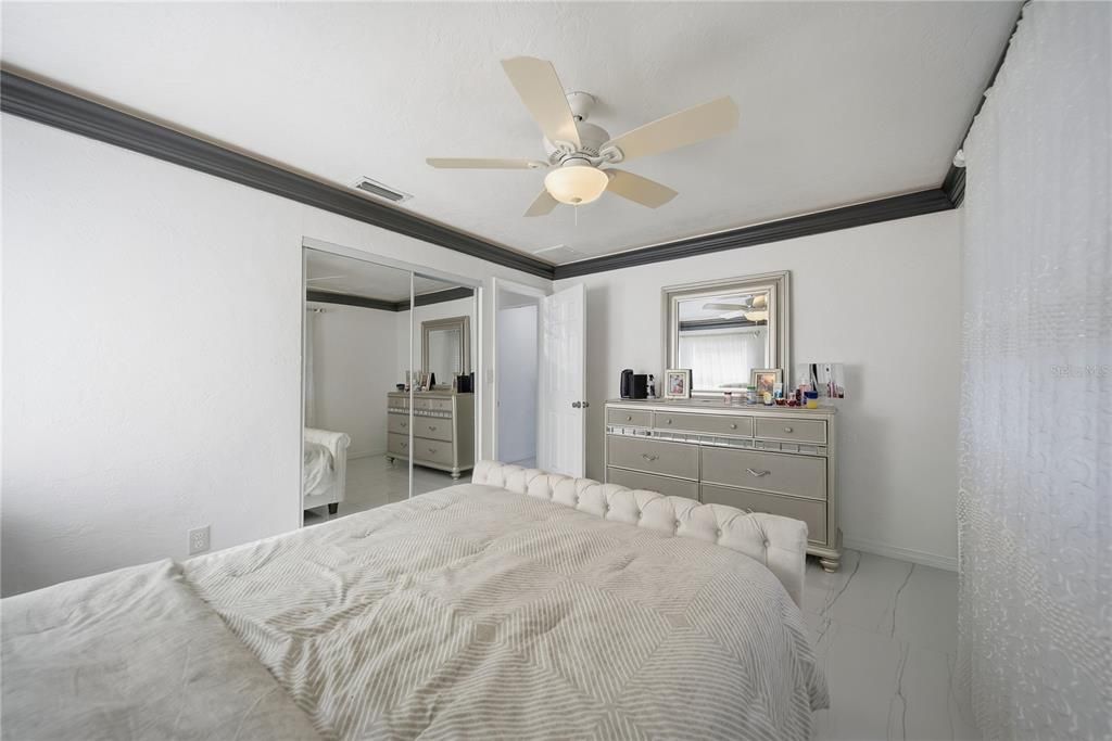 待售: $285,000 (3 贝兹, 1 浴室, 962 平方英尺)