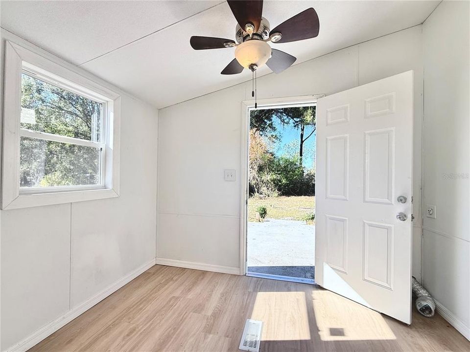 На продажу: $310,000 (3 спален, 2 ванн, 1620 Квадратных фут)