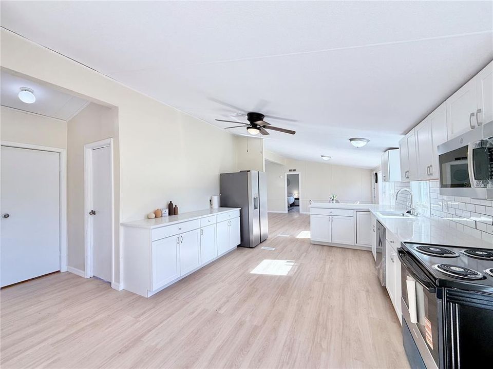 На продажу: $310,000 (3 спален, 2 ванн, 1620 Квадратных фут)