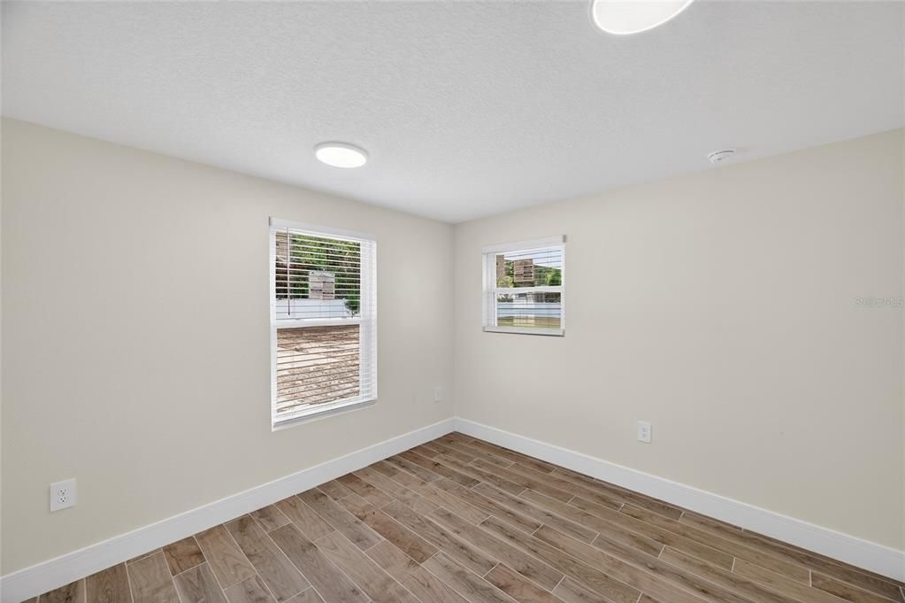 待售: $285,900 (3 贝兹, 2 浴室, 892 平方英尺)