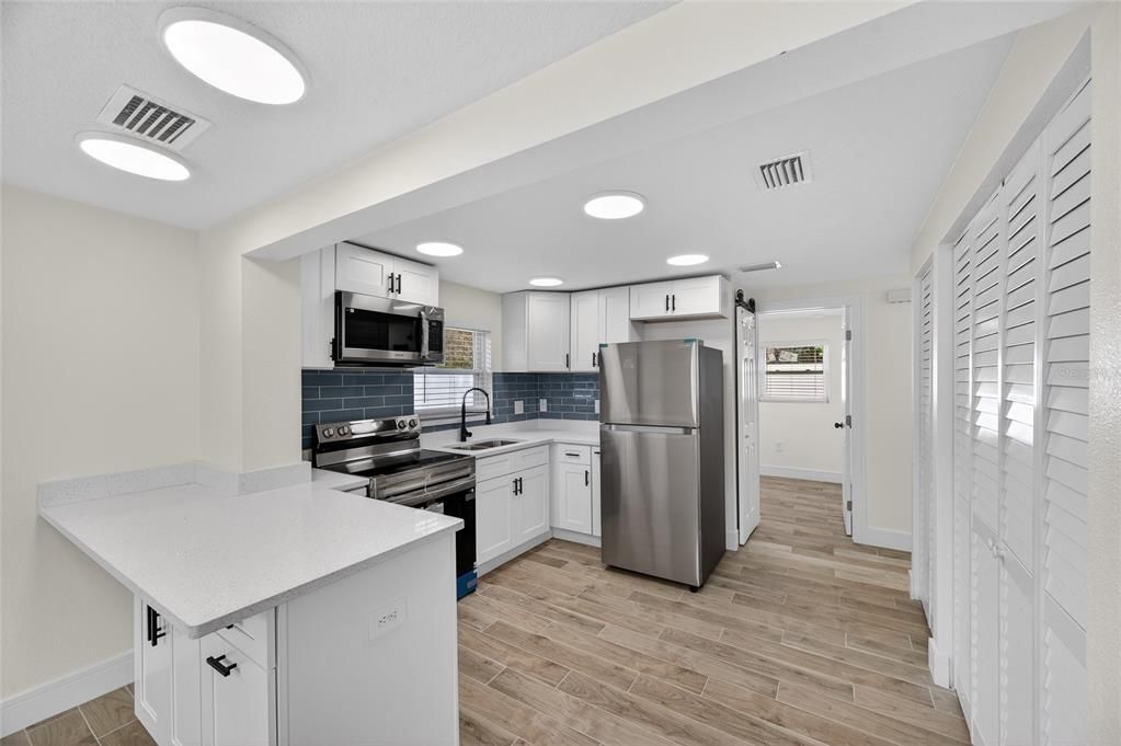 待售: $285,900 (3 贝兹, 2 浴室, 892 平方英尺)