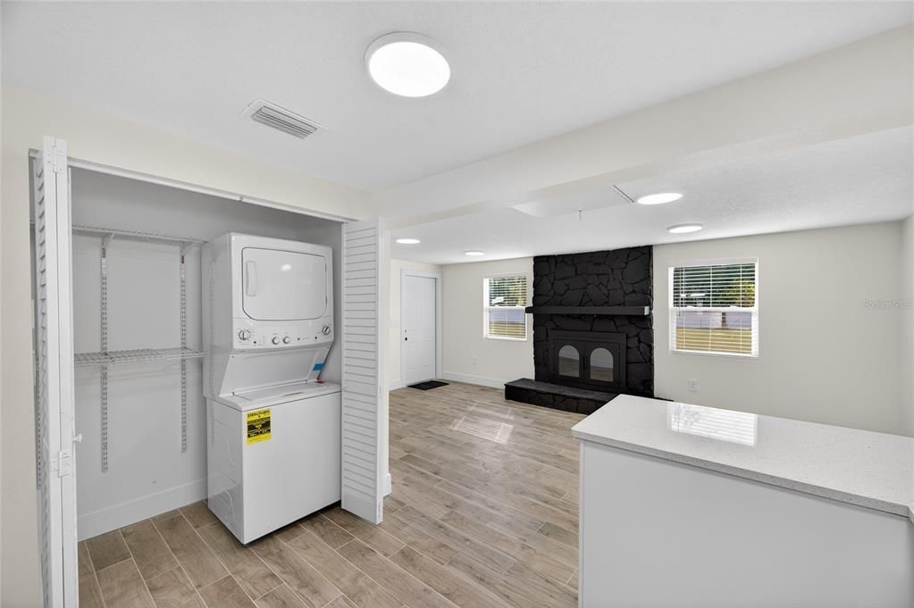 待售: $285,900 (3 贝兹, 2 浴室, 892 平方英尺)