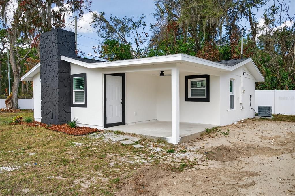 待售: $285,900 (3 贝兹, 2 浴室, 892 平方英尺)