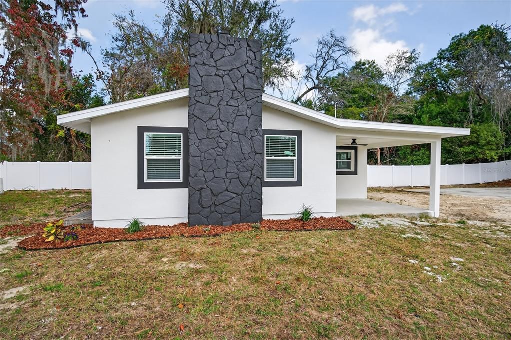 待售: $285,900 (3 贝兹, 2 浴室, 892 平方英尺)