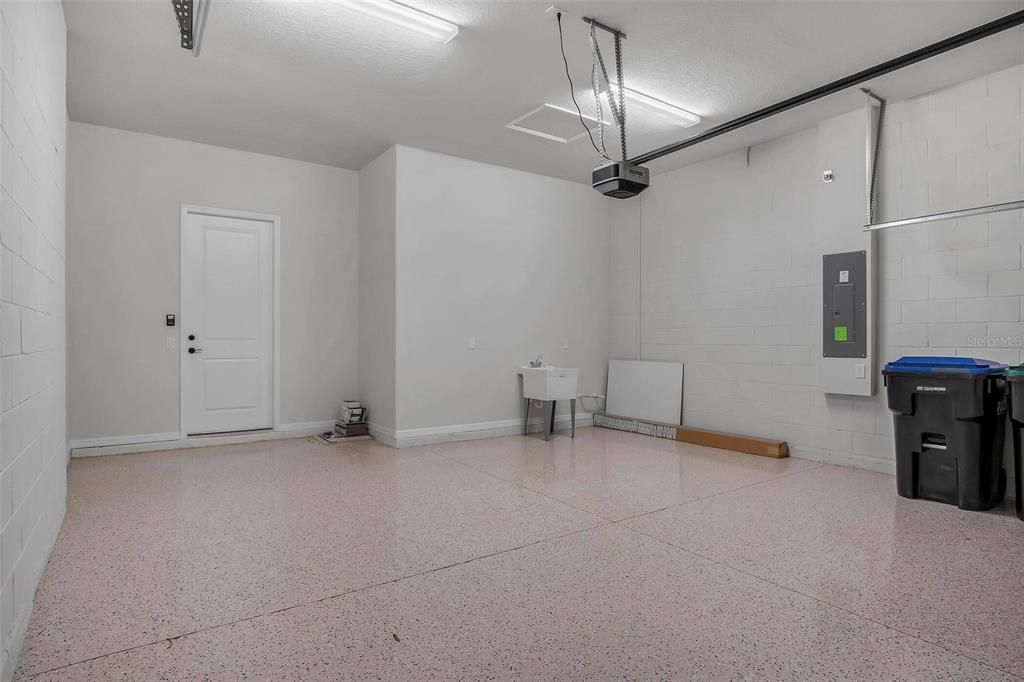 For Rent: $4,350 (3 beds, 3 baths, 2258 Square Feet)