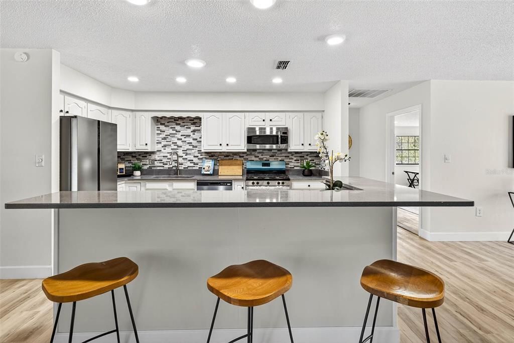 For Rent: $4,495 (3 beds, 2 baths, 2630 Square Feet)