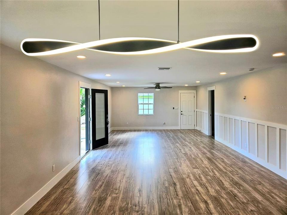 На продажу: $280,000 (3 спален, 1 ванн, 1312 Квадратных фут)