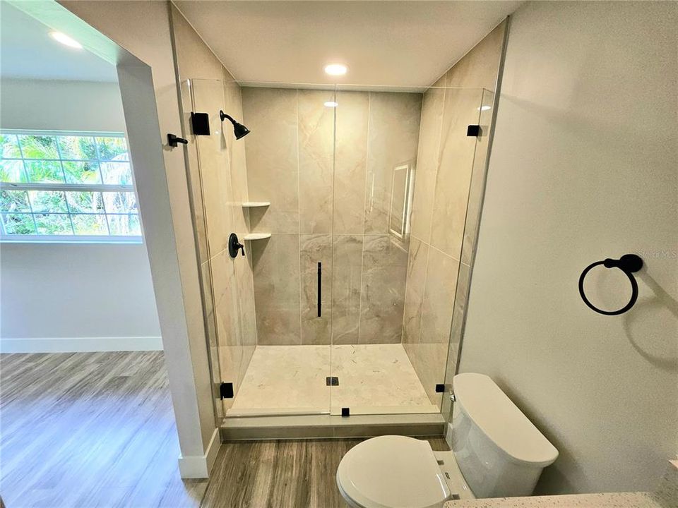 На продажу: $280,000 (3 спален, 1 ванн, 1312 Квадратных фут)