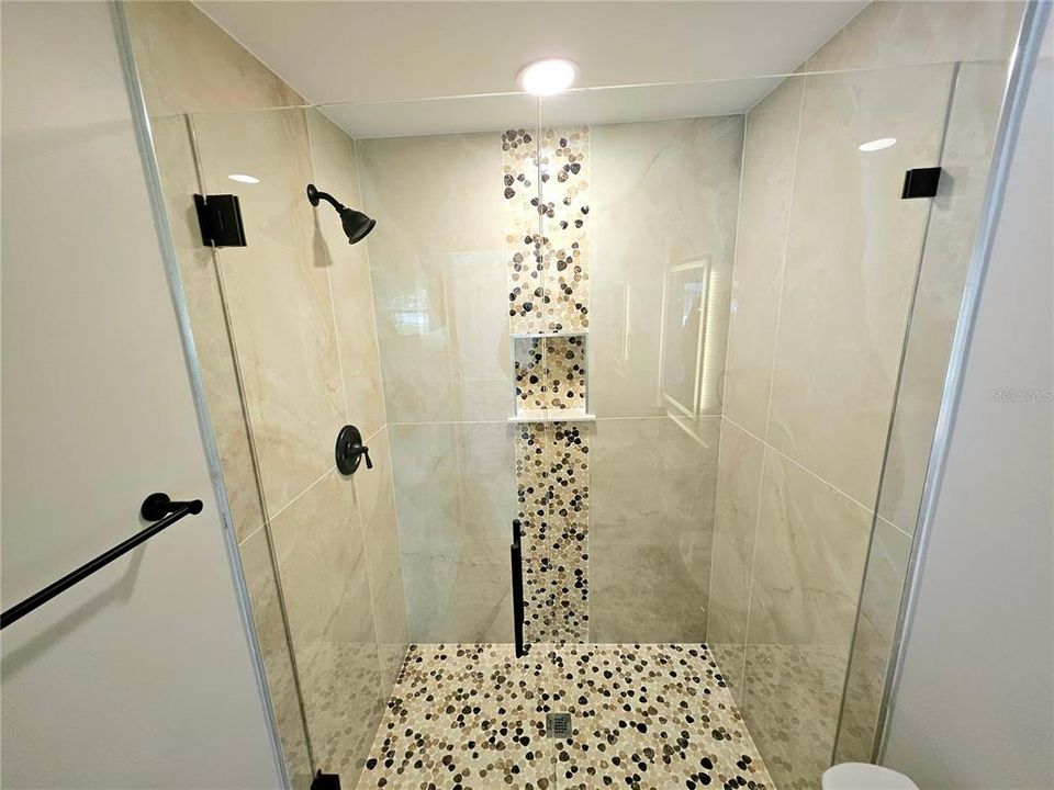 На продажу: $280,000 (3 спален, 1 ванн, 1312 Квадратных фут)