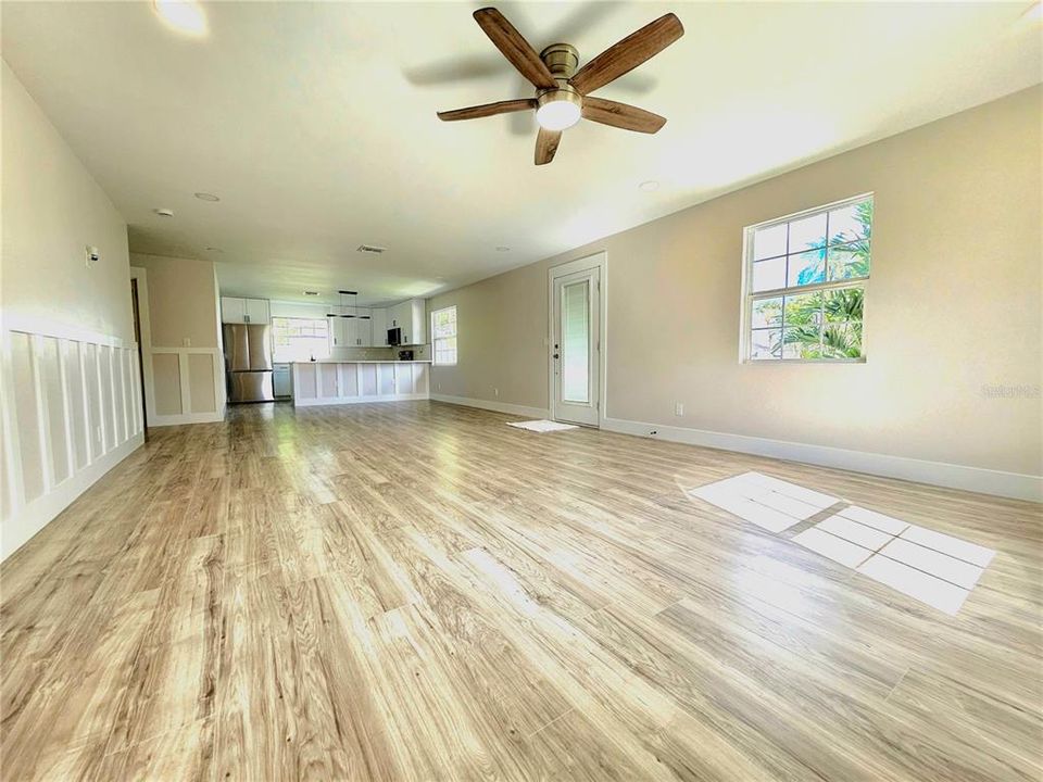 На продажу: $280,000 (3 спален, 1 ванн, 1312 Квадратных фут)