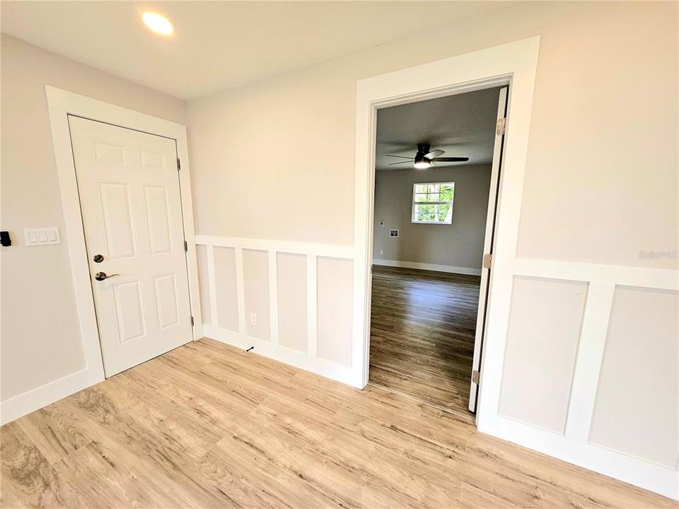 На продажу: $280,000 (3 спален, 1 ванн, 1312 Квадратных фут)