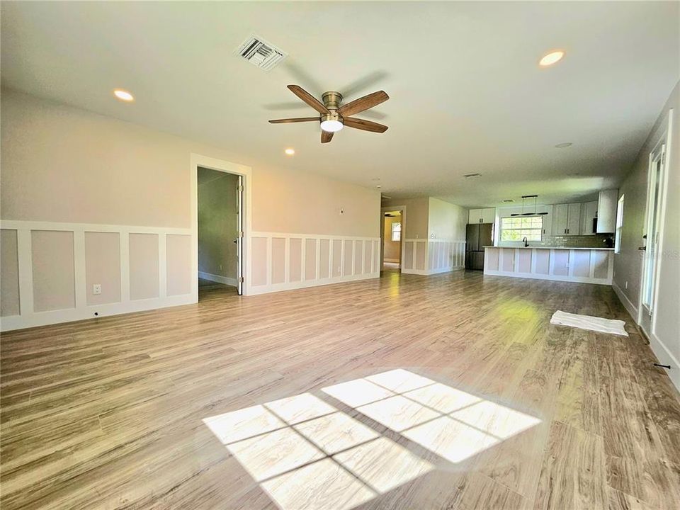 На продажу: $280,000 (3 спален, 1 ванн, 1312 Квадратных фут)