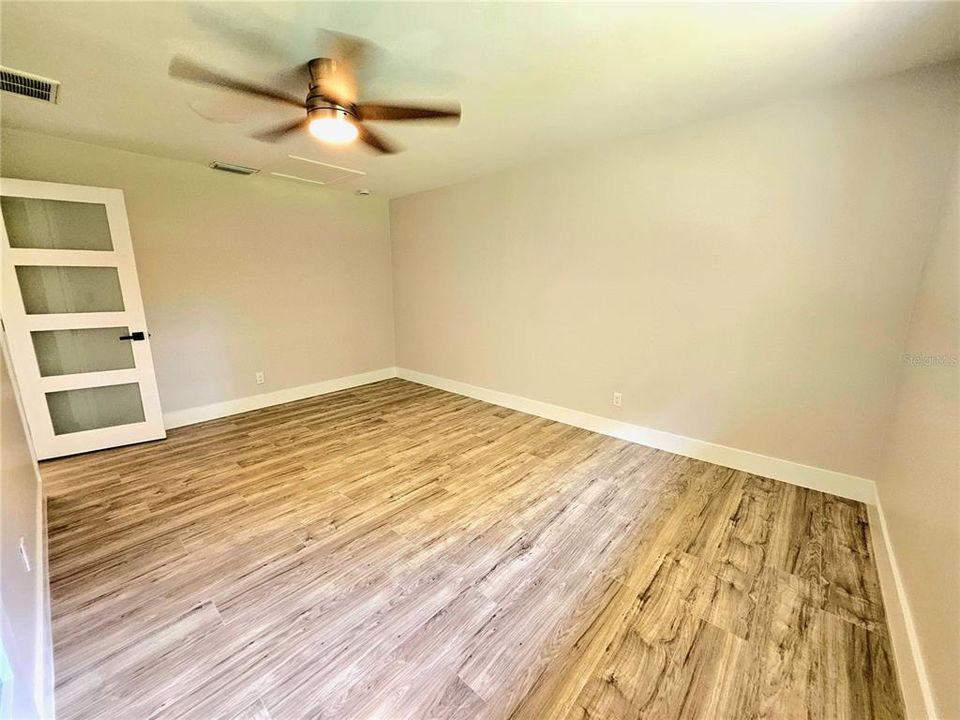 На продажу: $280,000 (3 спален, 1 ванн, 1312 Квадратных фут)