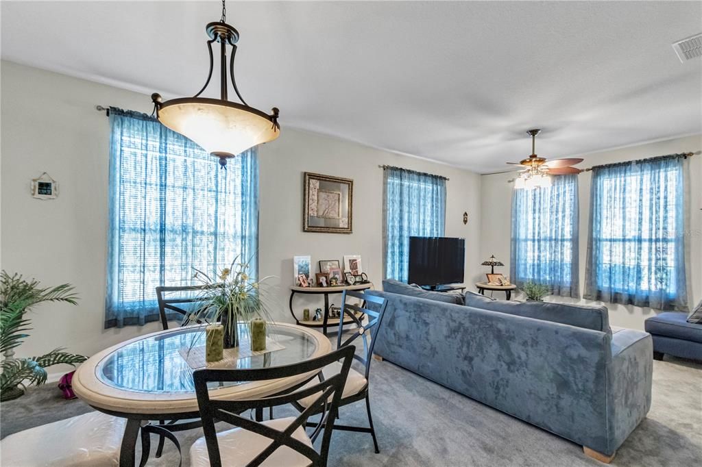 En Venta: $499,000 (5 camas, 3 baños, 3062 Pies cuadrados)