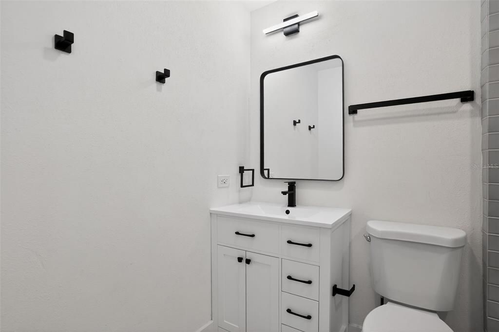 For Sale: $299,900 (3 beds, 2 baths, 1040 Square Feet)