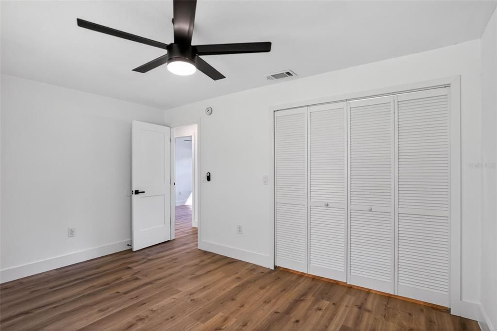 For Sale: $299,900 (3 beds, 2 baths, 1040 Square Feet)