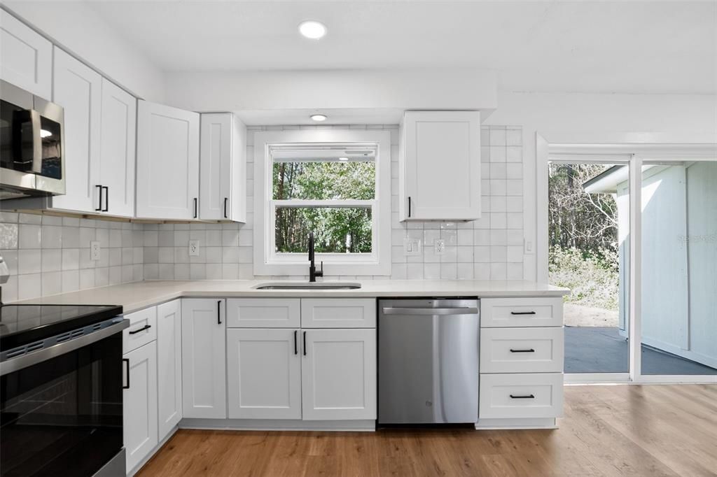 For Sale: $299,900 (3 beds, 2 baths, 1040 Square Feet)