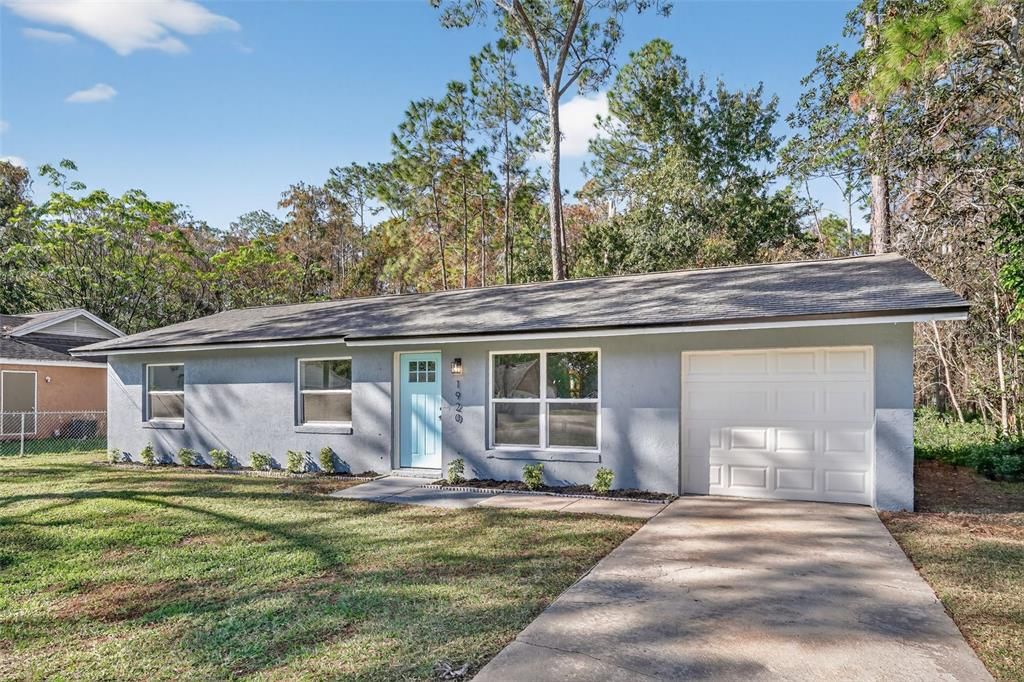 For Sale: $299,900 (3 beds, 2 baths, 1040 Square Feet)