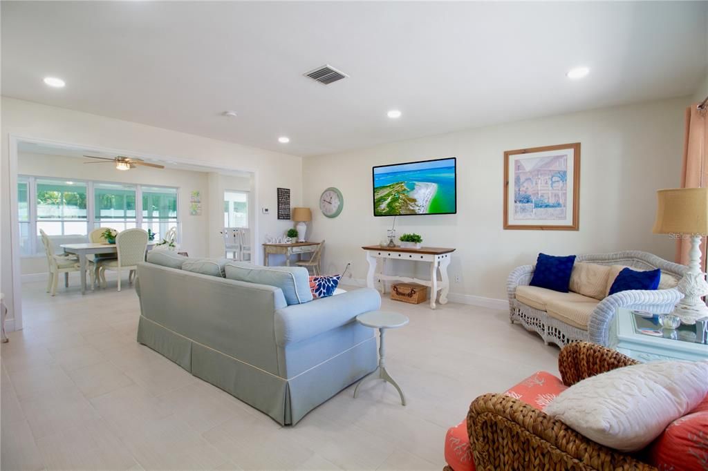 En Venta: $565,000 (2 camas, 2 baños, 1438 Pies cuadrados)