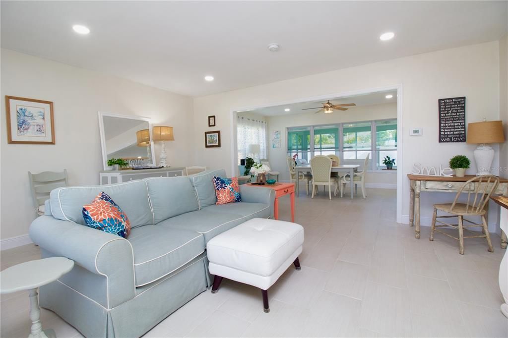 En Venta: $565,000 (2 camas, 2 baños, 1438 Pies cuadrados)