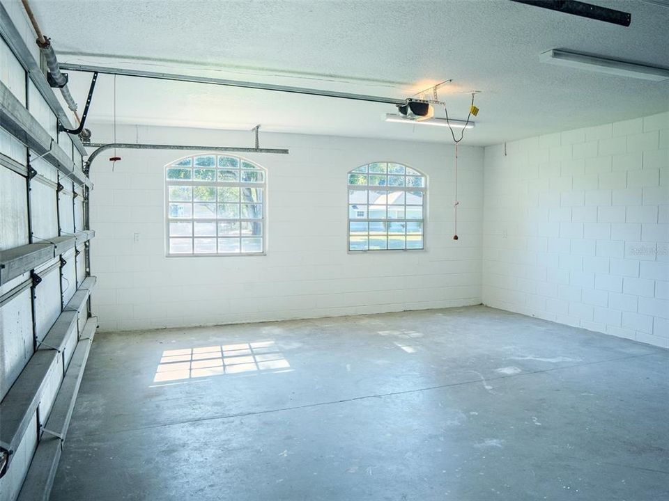 For Sale: $529,900 (3 beds, 2 baths, 1984 Square Feet)